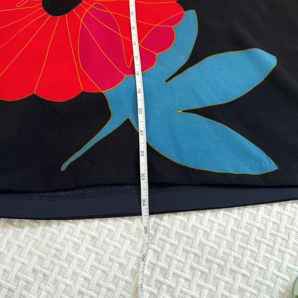 Loft ‘floral’ design skirt. Size 12. - Picture 7 of 7